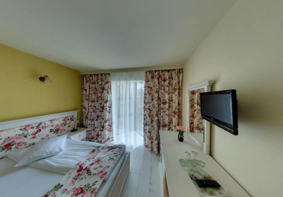 Pensiunea Cabana Soimul Comanesti  ภายนอก รูปภาพ
